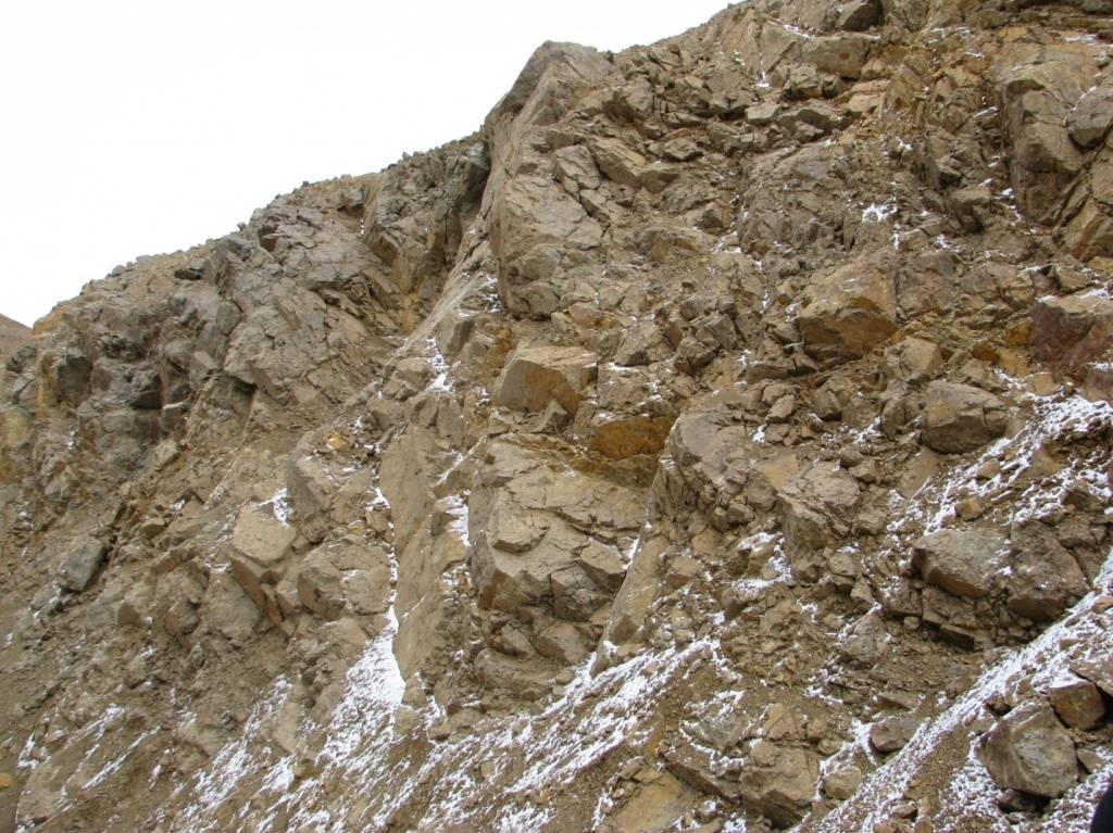 Западный борт карьера месторождения Хара-Шибирь